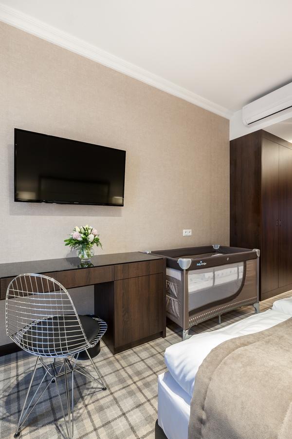 Hotel Mansor Ząbki Dış mekan fotoğraf